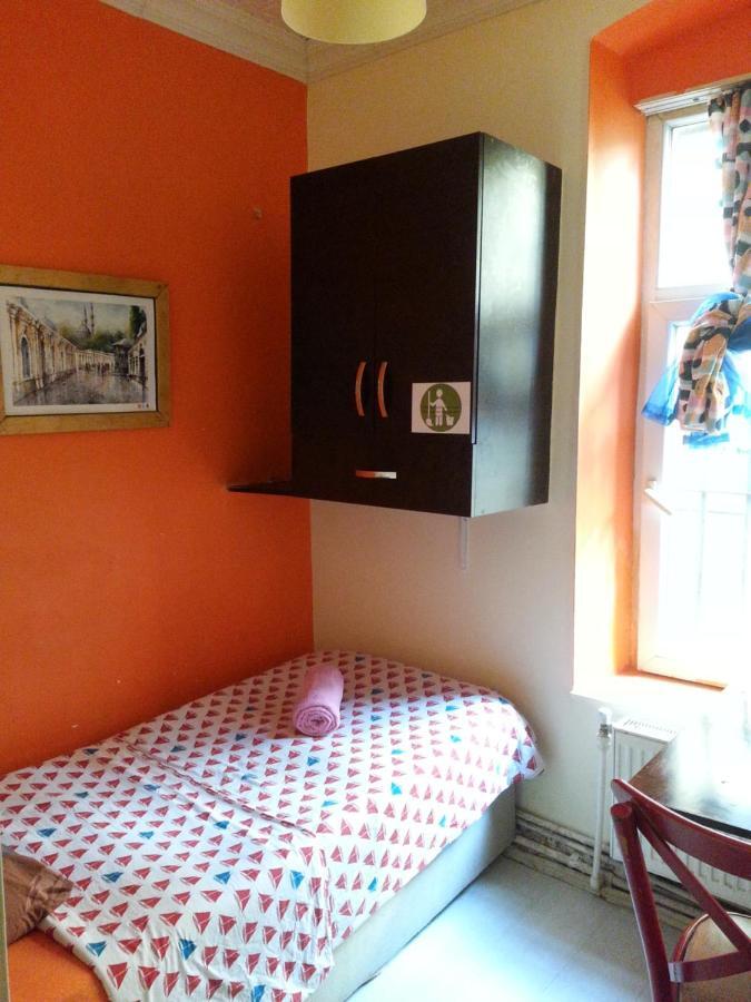 Taxim Hostel (Adults Only) Istanbul Exterior photo