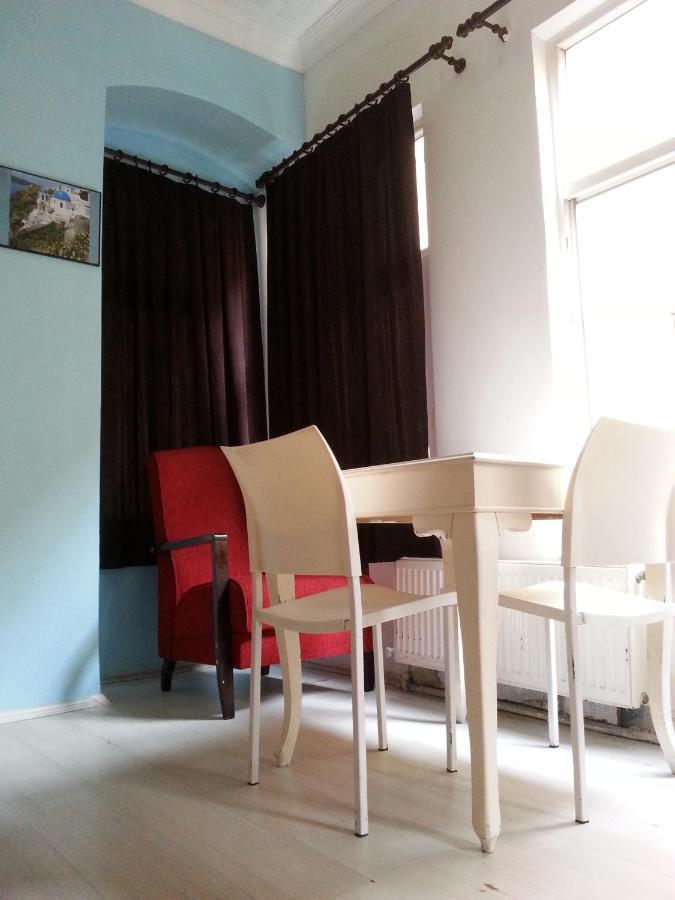 Taxim Hostel (Adults Only) Istanbul Exterior photo